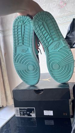 XH Air Jordan 1 Low SE Tropical Twist review Michael 03