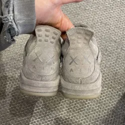 PB Batch  KAWS X Air Jordan 4 Retro KAWS Grey review Samuel 02