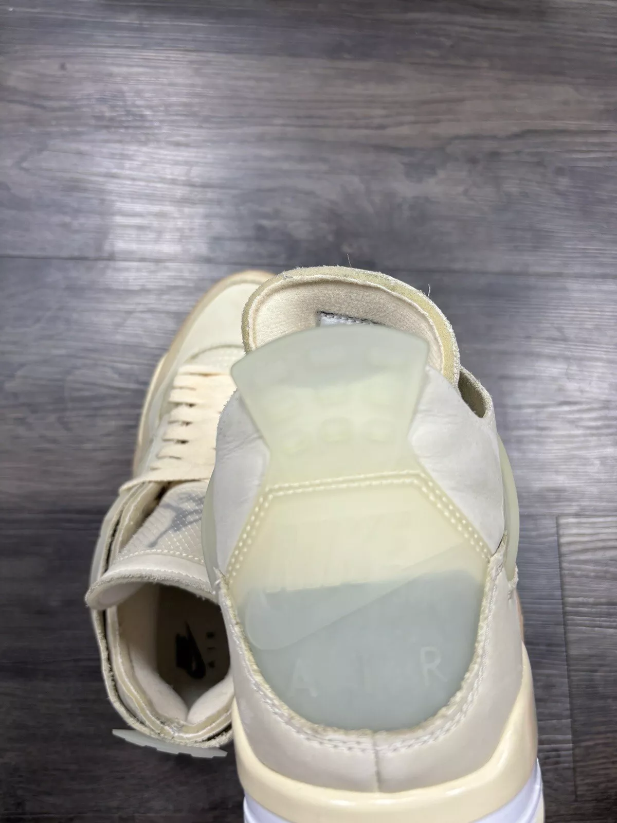 XP Batch OFF White x Air Jordan 4 Sai review J. Harris 01