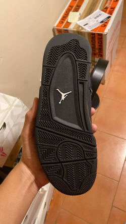 XP Batch  Air Jordan 4 Retro Black Cat review Mario 01