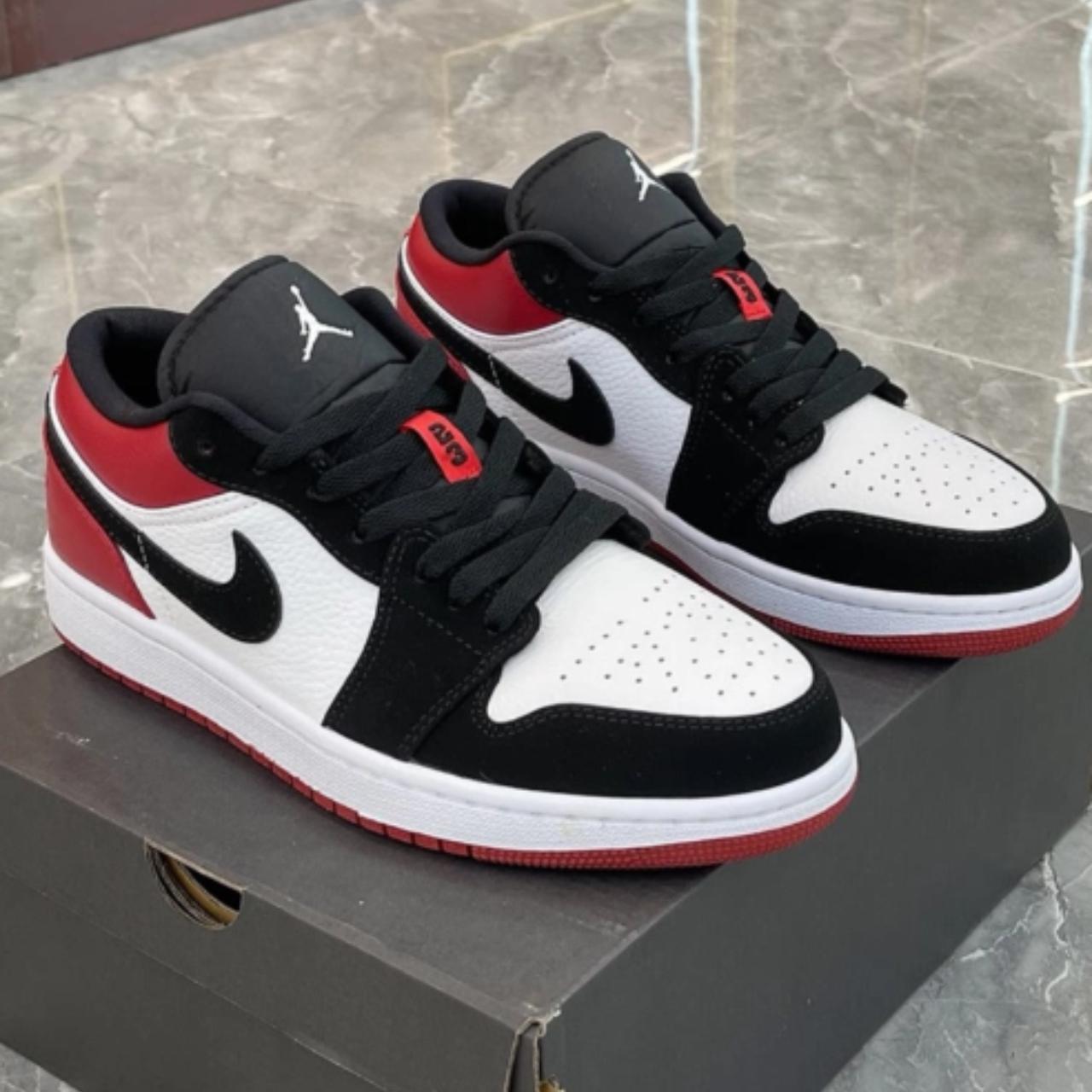 XH Air Jordan 1 Low Black Toe review Madeline 01