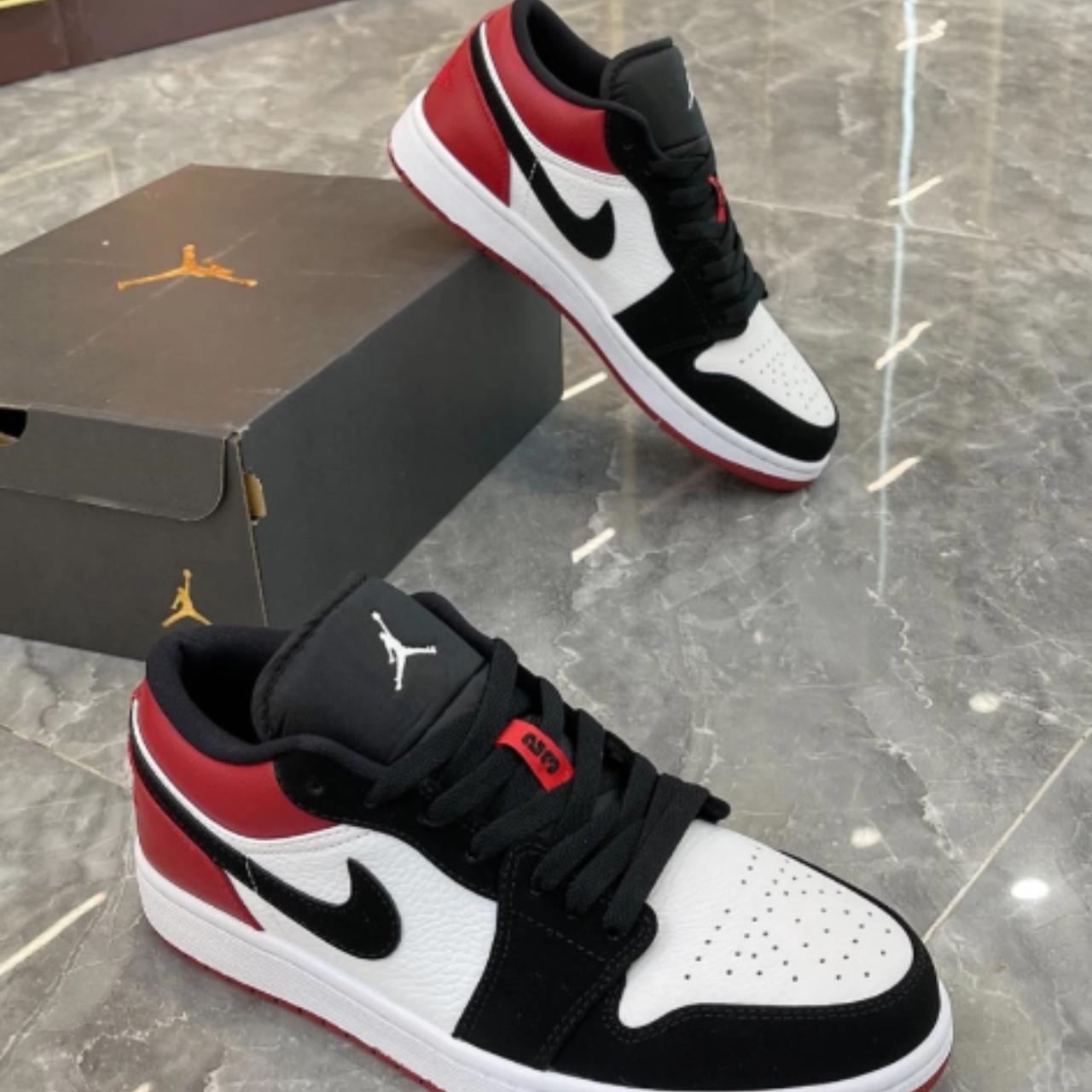 XH Air Jordan 1 Low Black Toe review Madeline 03