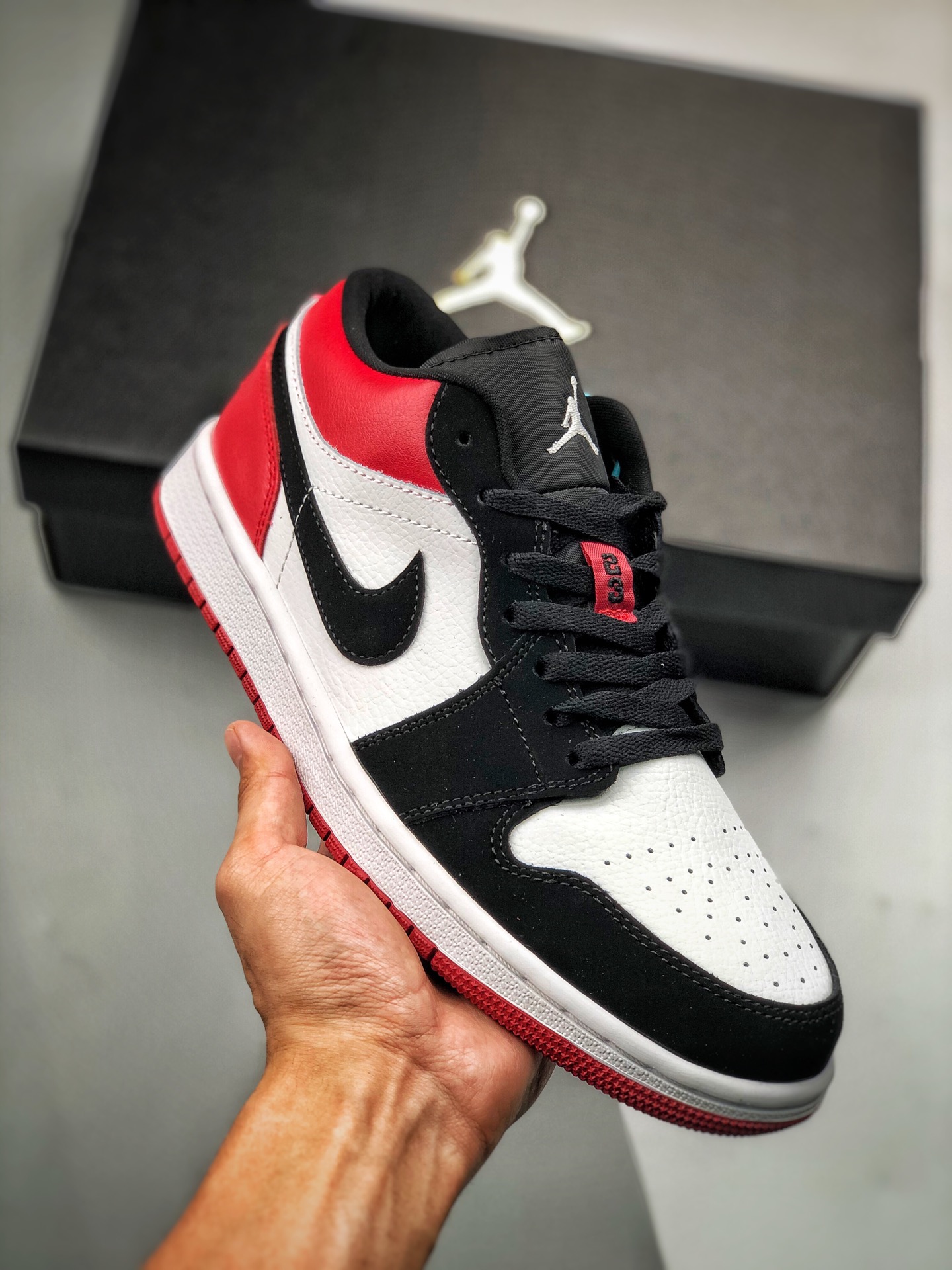 XH Air Jordan 1 Low Black Toe review Chloe