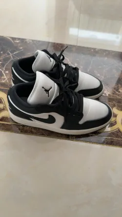 XH Air Jordan 1 Low Black And White review Deliv