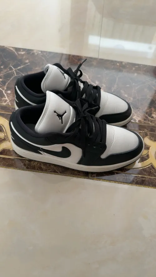 XH Air Jordan 1 Low Black And White review 