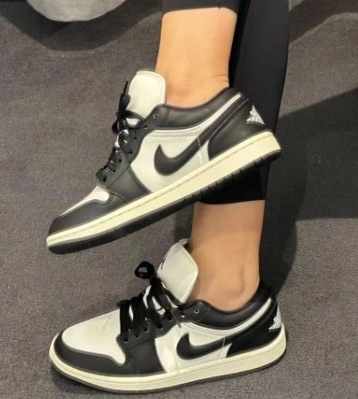 XH Air Jordan 1 Low Black And White review 