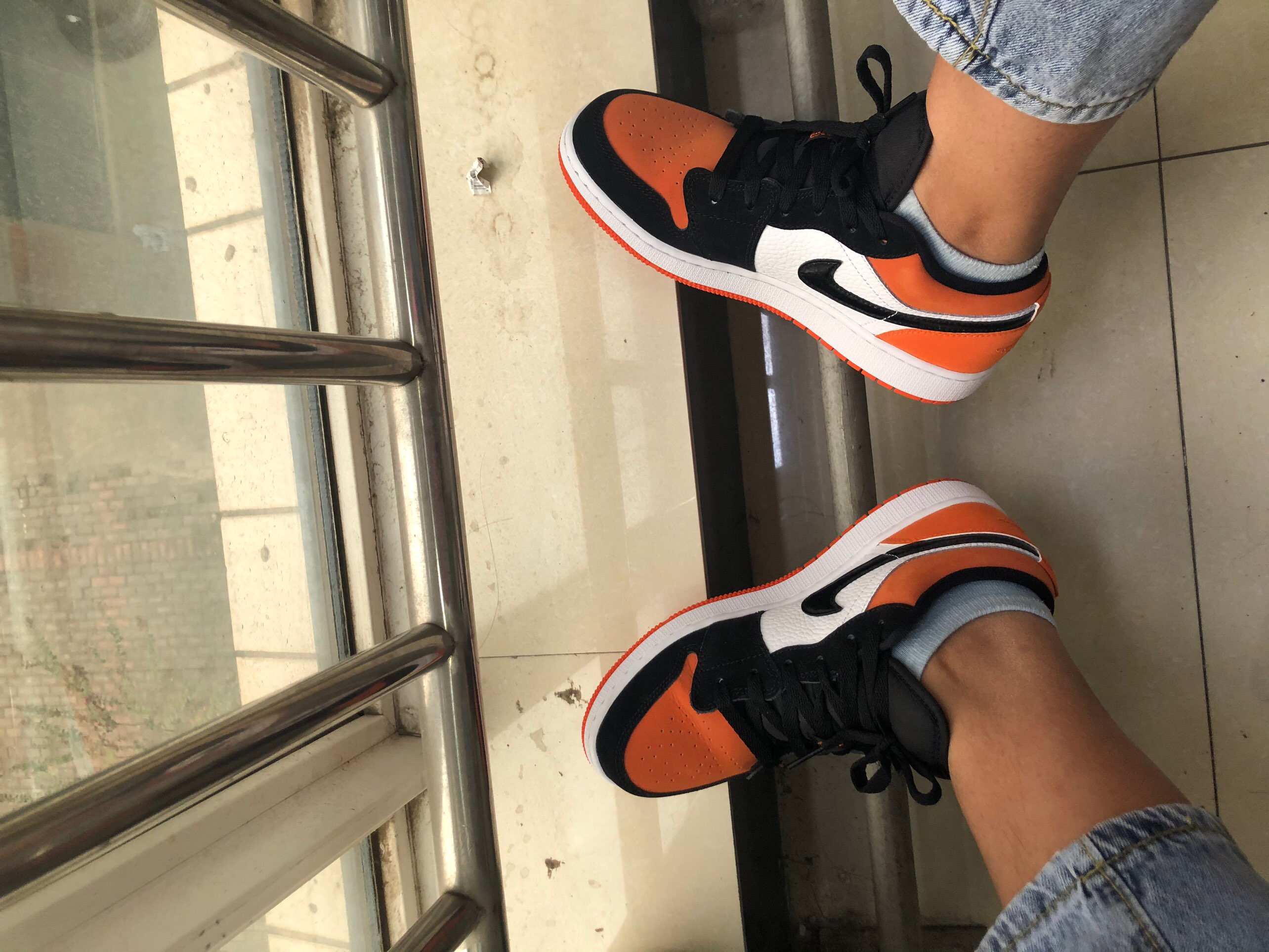XH Air Jordan 1 Low Shattered Backboard review James 02