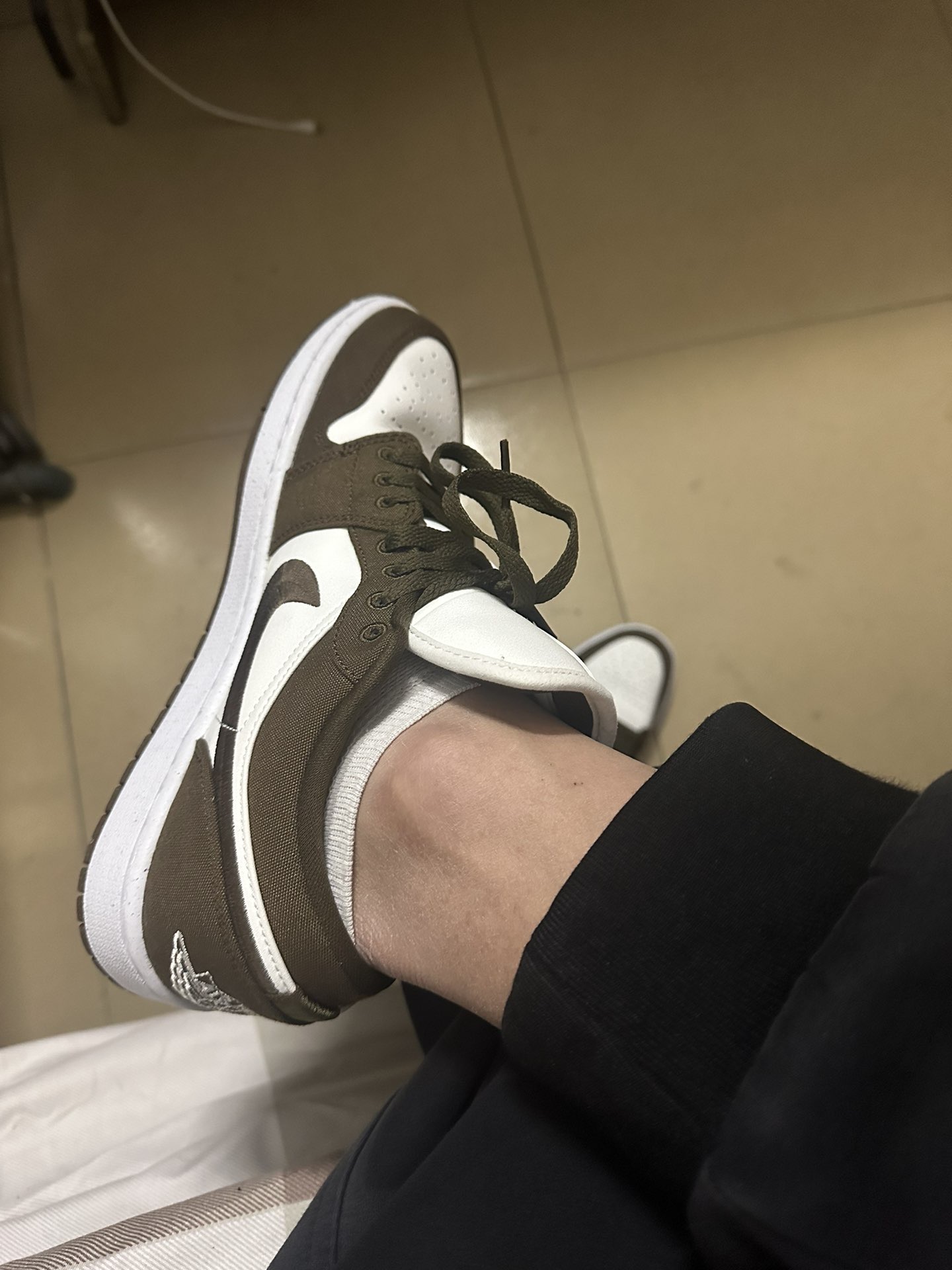XH Air Jordan 1 Low “Mocha Toe” review Jacob 02