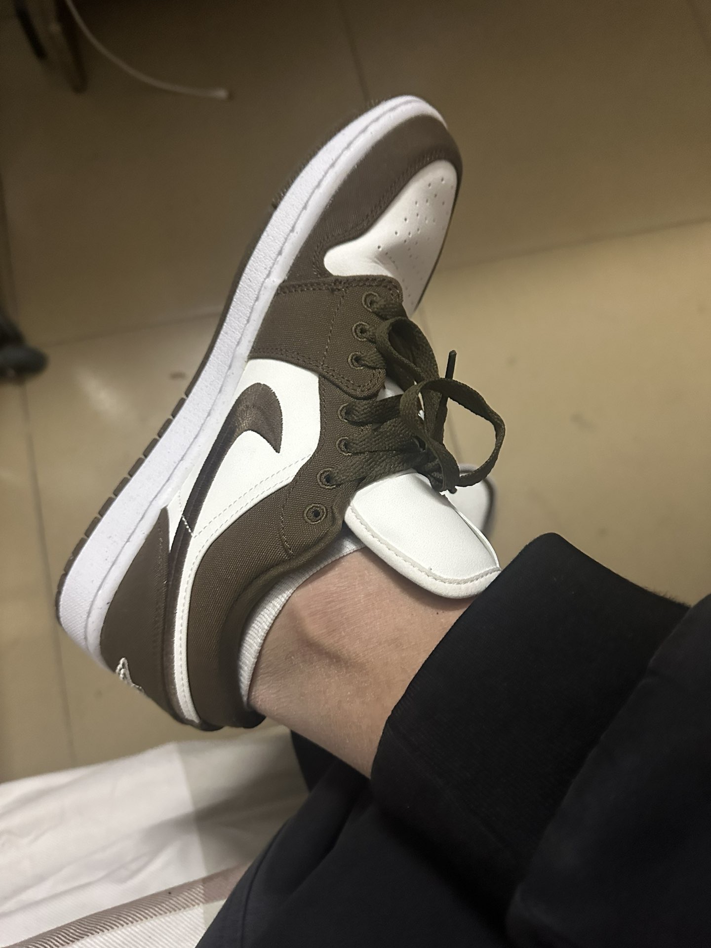 XH Air Jordan 1 Low “Mocha Toe” review Jacob 03