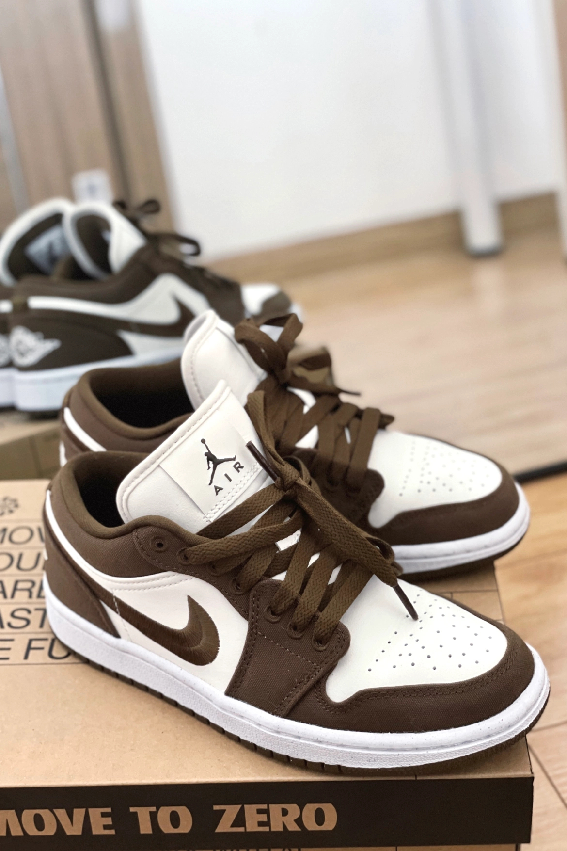 XH Air Jordan 1 Low “Mocha Toe” review Noah 03