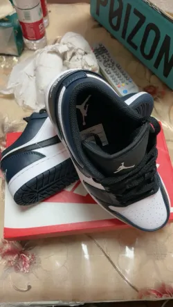 XH Air Jordan 1 Low Dark Teal review Isabella 01