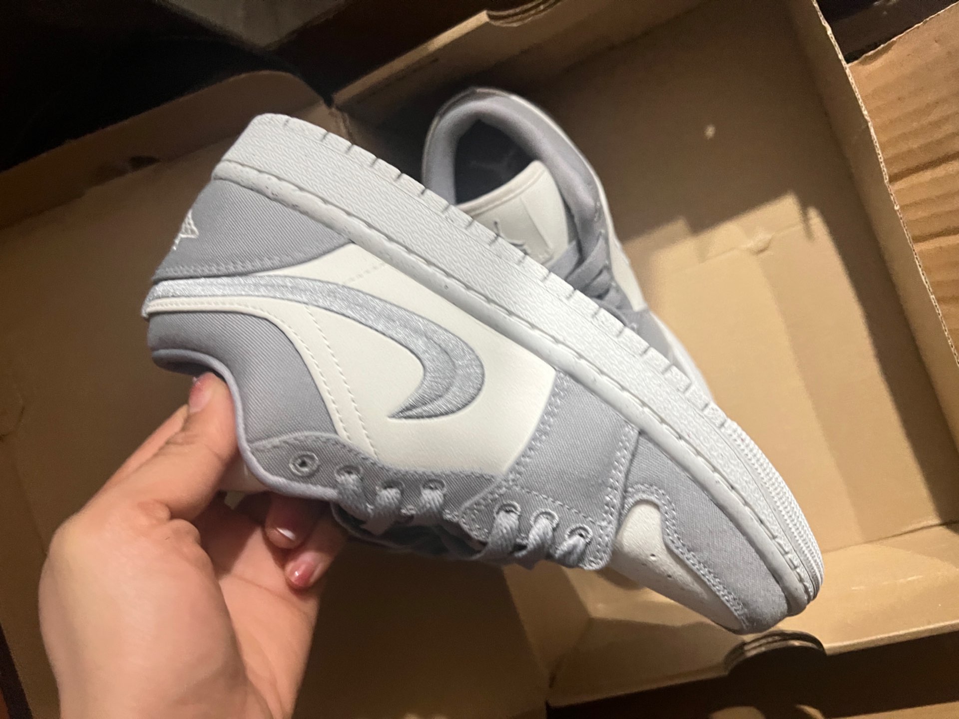 XH Travis Scott x Air Jordan 1 Low Retro Grey White review Ben 01