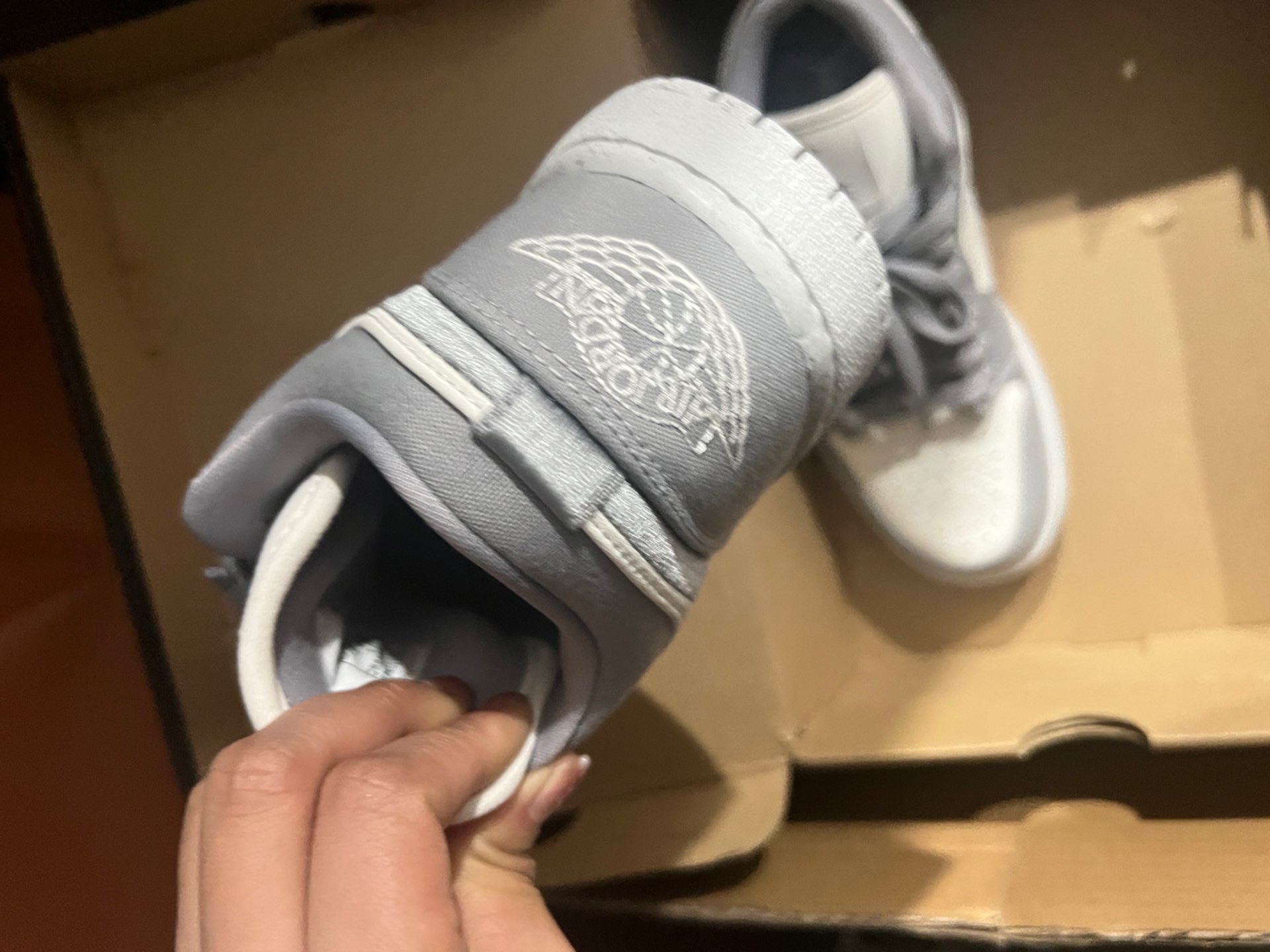 XH Travis Scott x Air Jordan 1 Low Retro Grey White review Ben 02