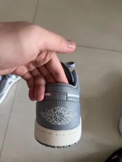 XH Travis Scott x Air Jordan 1 Low Retro Grey review Ella 01