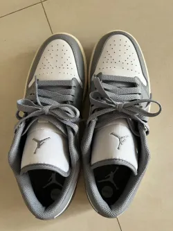XH Travis Scott x Air Jordan 1 Low Retro Grey review Ella 04
