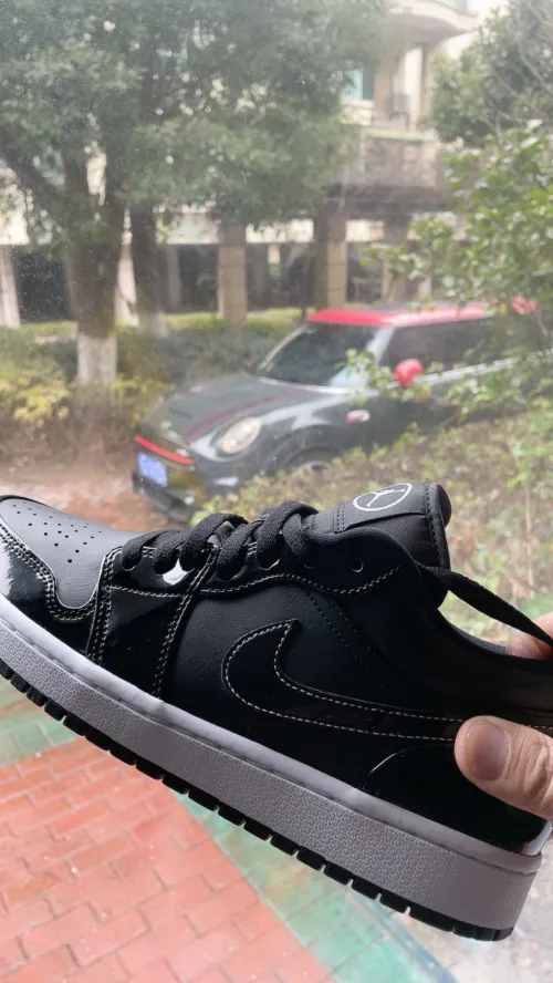 XH Air Jordan aj1 Low Vintage Black And White review 