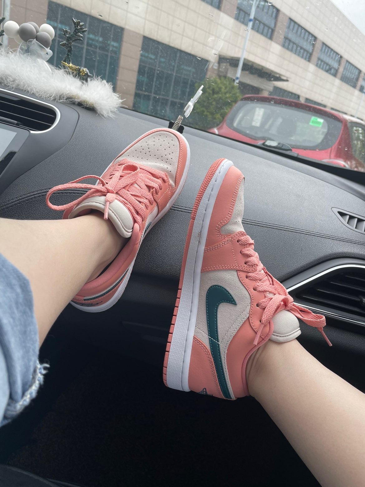XH Air Jordan 1 Low Pink Blue review Ava 03