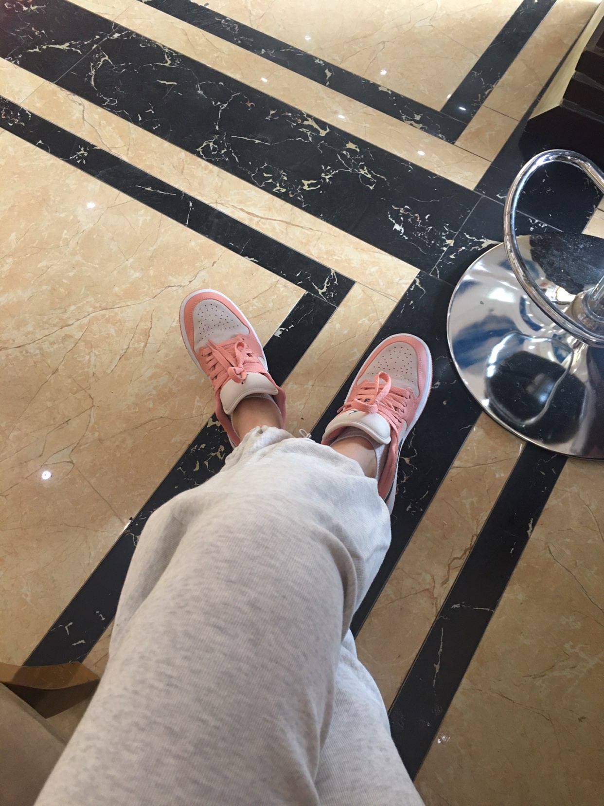 XH Air Jordan 1 Low Pink Blue review Liam 02