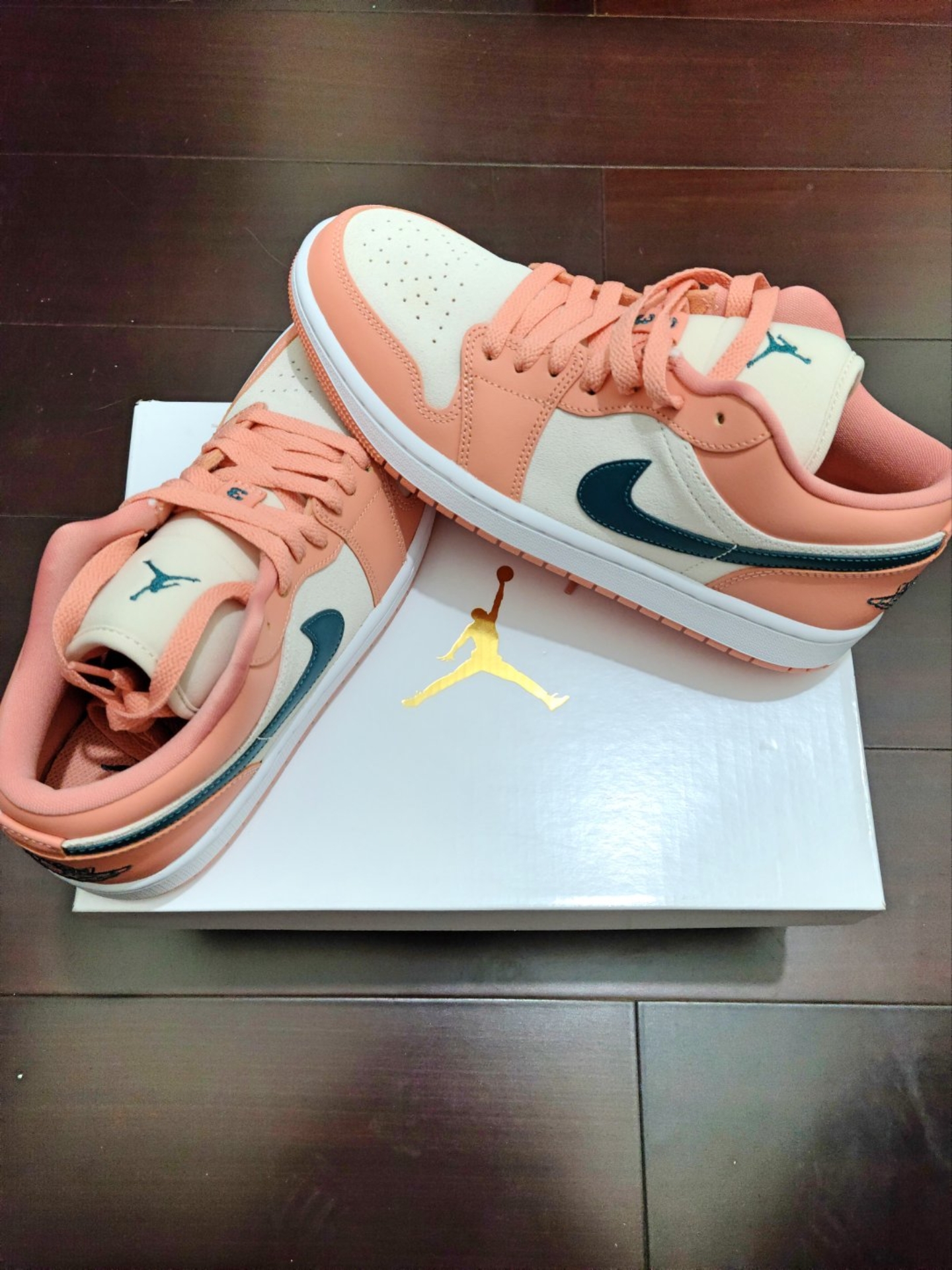 XH Air Jordan 1 Low Pink Blue review Olivia 02