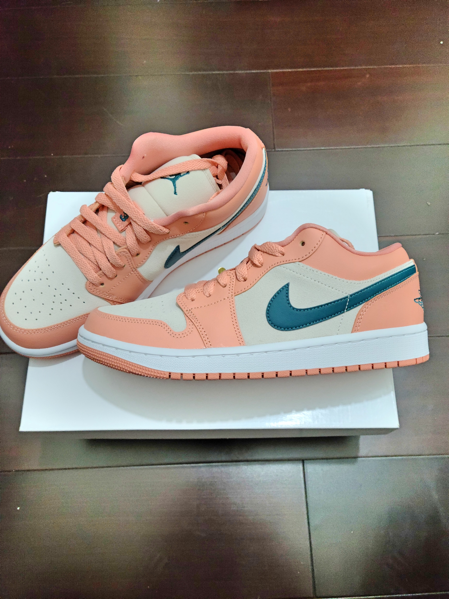 XH Air Jordan 1 Low Pink Blue review Olivia 03