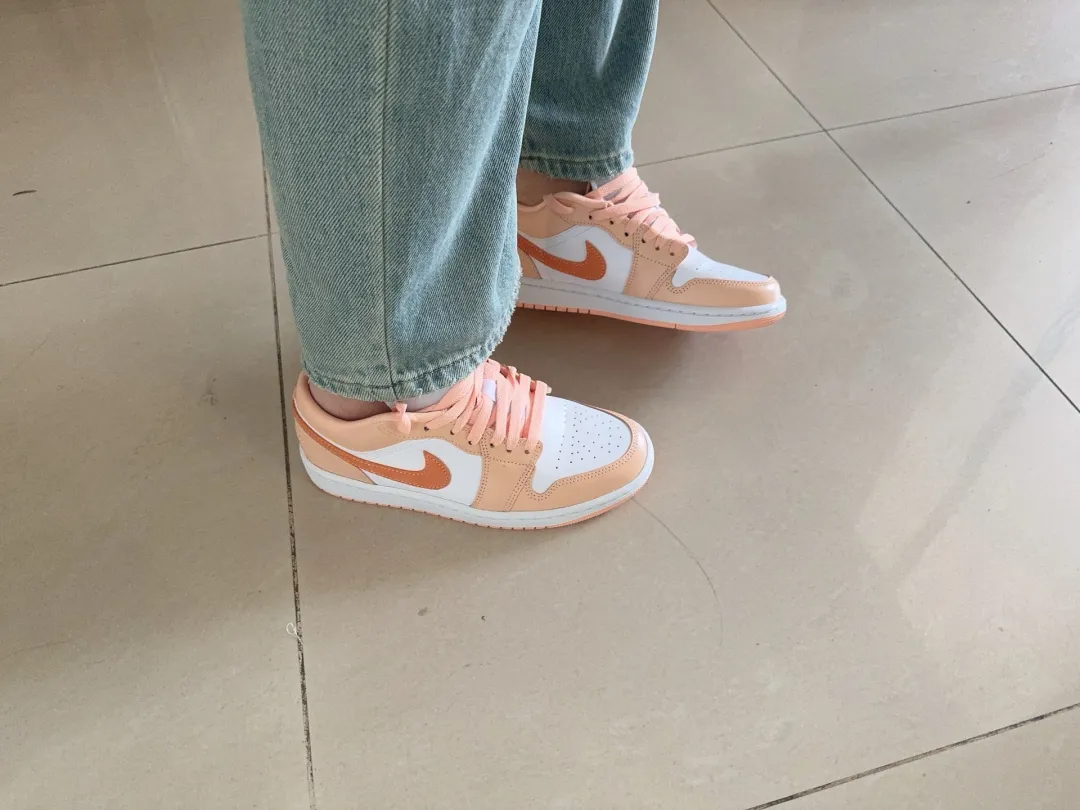 XH Travis Scott x Air Jordan 1 Low Pink Orange review Amelia
