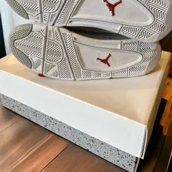 XP Batch   Air Jordan 4 Retro White Oreo review Pedro Gonzalez 03