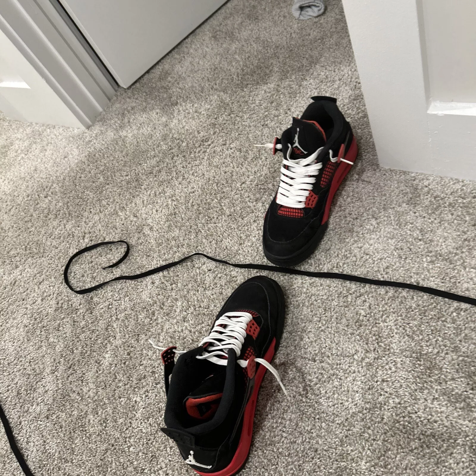 XP Batch  Air Jordan 4 Retro Red Thunder review E Kay Gilbert 01