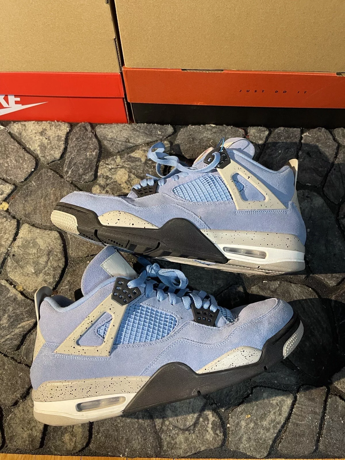 XP Batch  Air Jordan 4 SE University Blue review Yunnior carrion 01