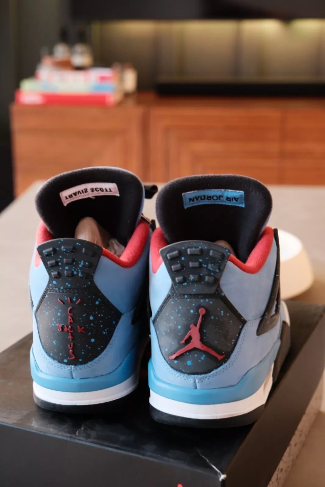 XP Batch  Air Jordan 4 Retro Houston Oilers review Marco v. 02