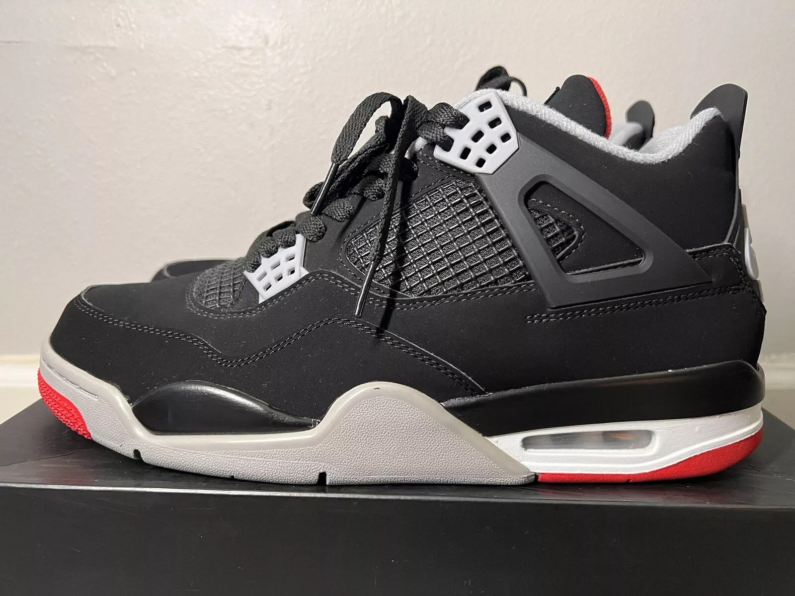 XP Batch  Air Jordan 4 Retro Bred review Mike 01