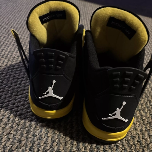 XP Batch  Air Jordan 4 Thunder review 