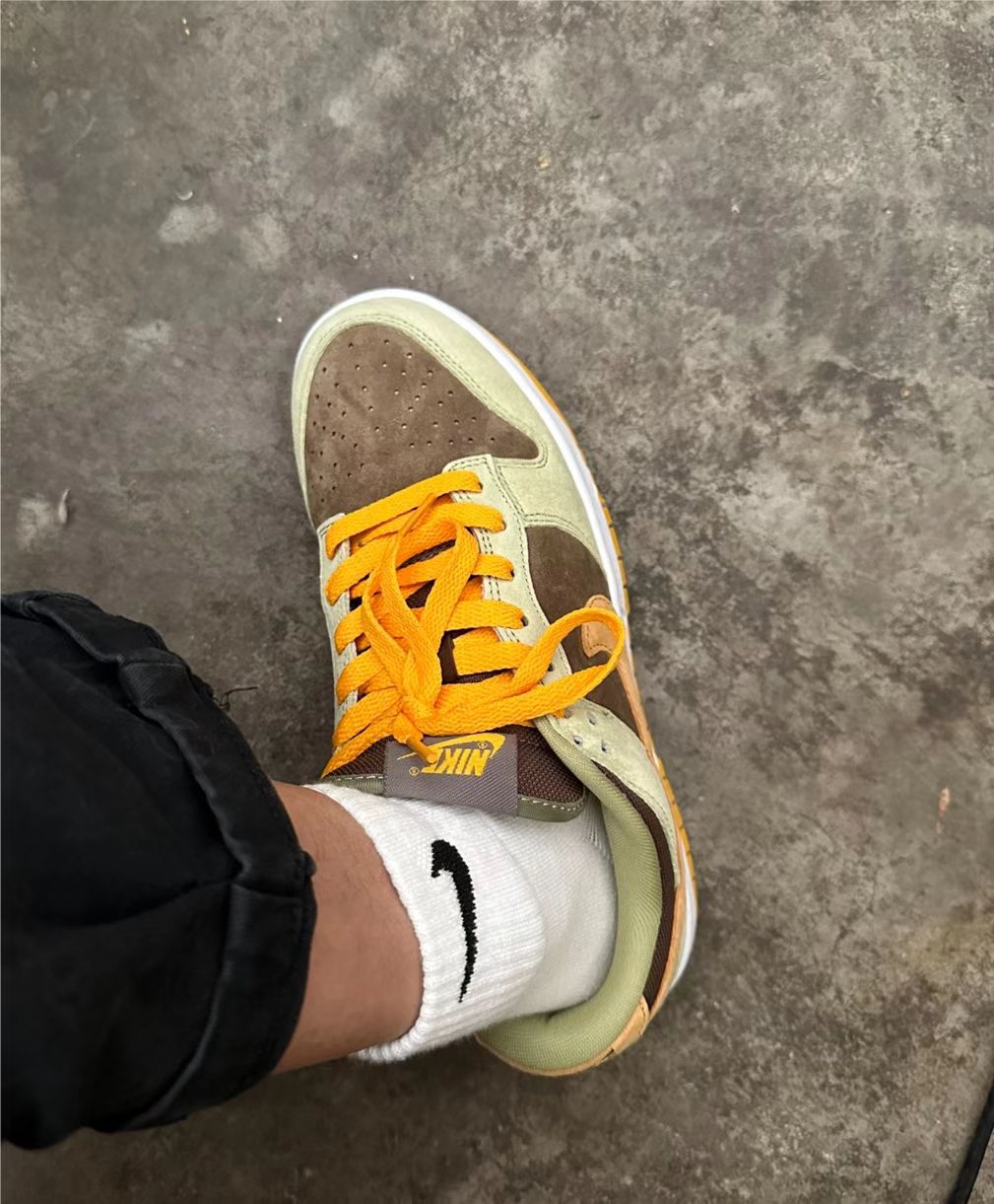SX Nike Dunk Low SE Dusty Olive review Leeann 02