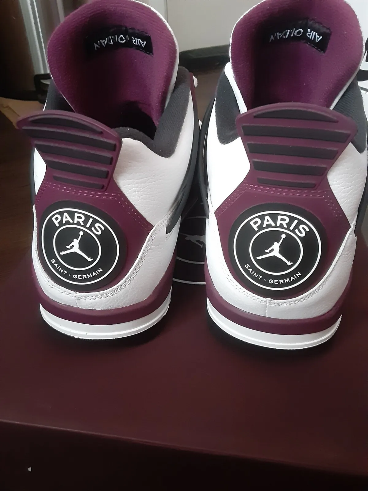 XP Batch  Air Jordan 4 Retro PSG Paris review Evelyn 03