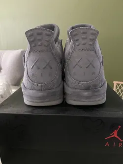 XP Batch  KAWS X Air Jordan 4 Retro KAWS Grey review Darren Clarke 02