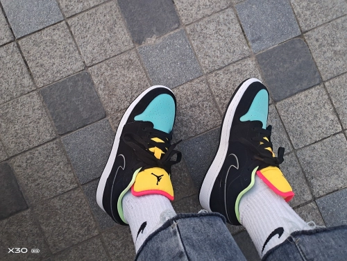 XH Air Jordan 1 Low SE Pink Orange Blue review 