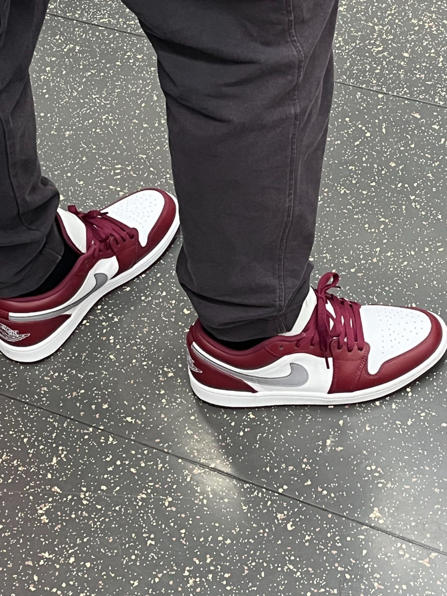 XH Air Jordan 1 Low “Bordeaux” review Logan