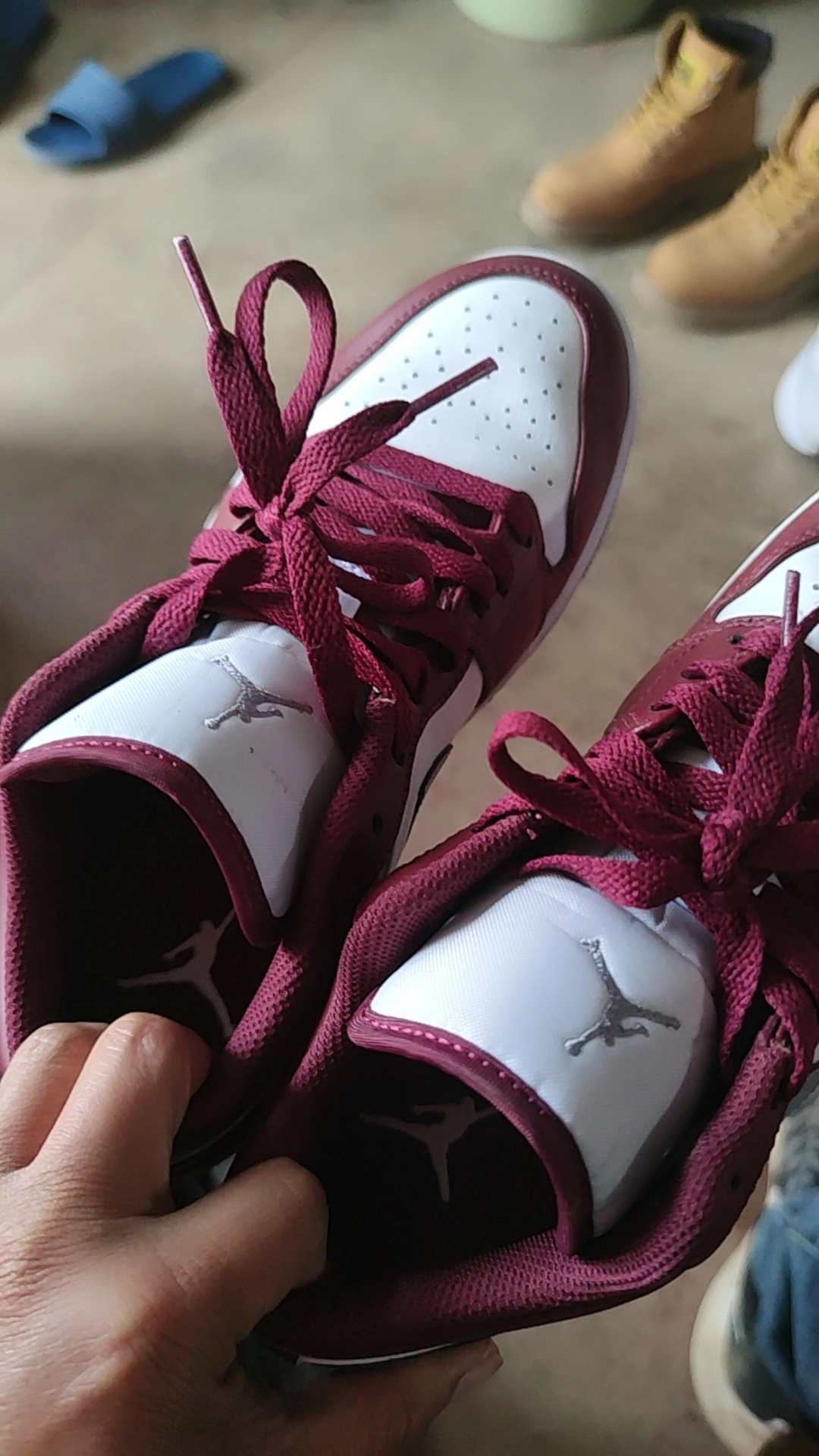 XH Air Jordan 1 Low “Bordeaux” review Joseph 01