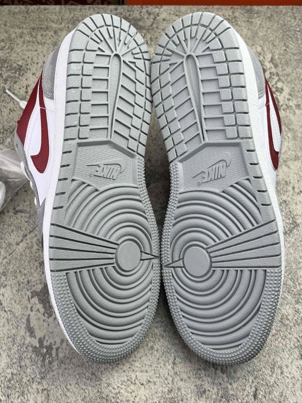 XH Air Jordan 1 Low Light Smoke Grey Gym Red review Paisley 03