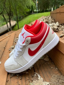 XH Air Jordan 1 Low Light Smoke Grey Gym Red review Nora 02