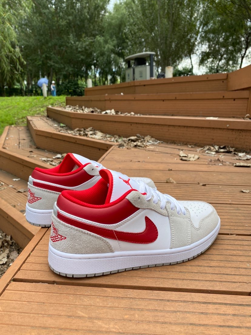 XH Air Jordan 1 Low Light Smoke Grey Gym Red review Nora 03