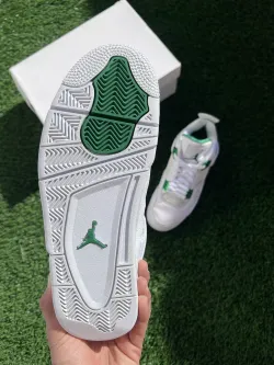 XP Batch  Air Jordan 4 Retro “Metallic Green” review Priscilla R. 02