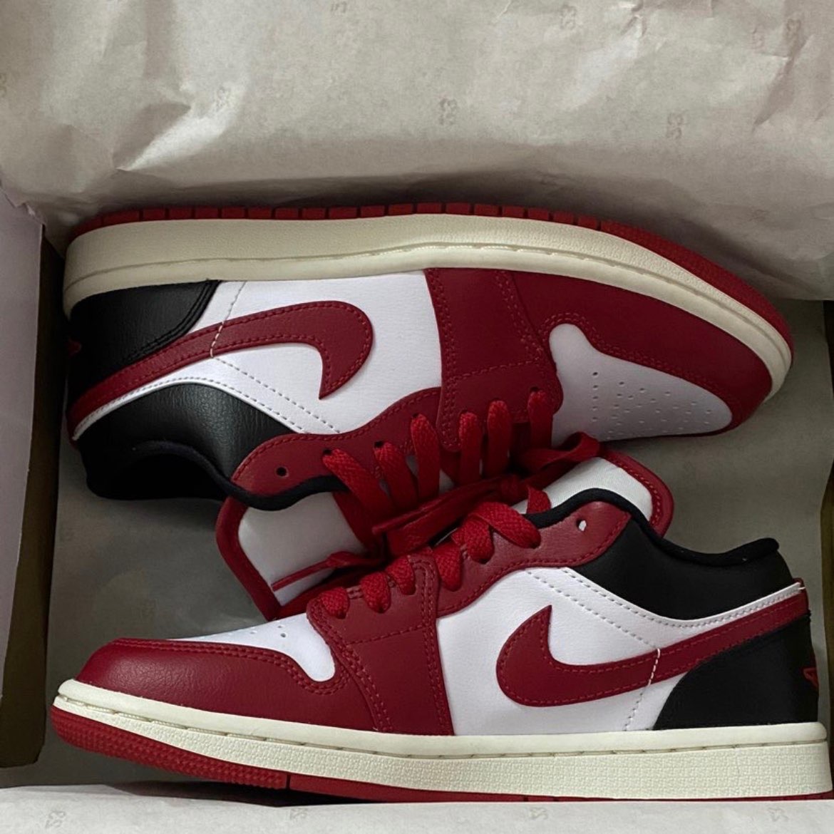 XH Air Jordan aj1 Low White, Red, And Black review Scarlett