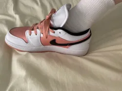 XH Air Jordan 1 Low Light Madder Root review Levi 01