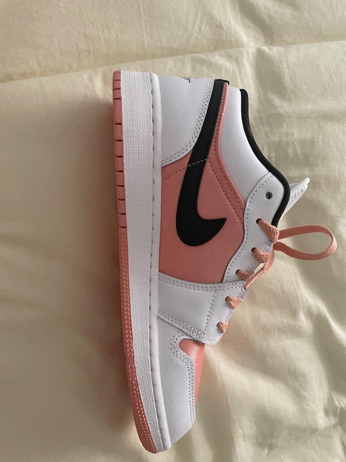 XH Air Jordan 1 Low Light Madder Root review Levi 03