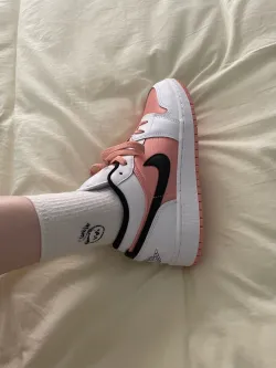 XH Air Jordan 1 Low Light Madder Root review Levi 04