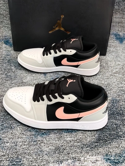 XH Air Jordan 1 Low White And Black Powder review 