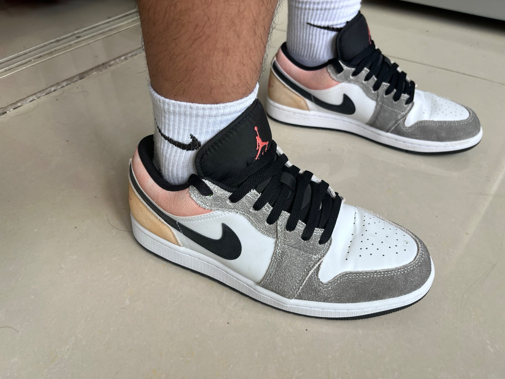 XH Travis Scott x Air Jordan 1 Low SE 'Flight Club' review Kai 02