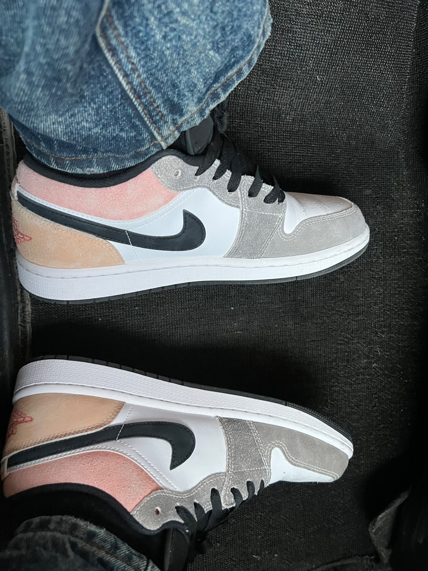 XH Travis Scott x Air Jordan 1 Low SE 'Flight Club' review Molly 01