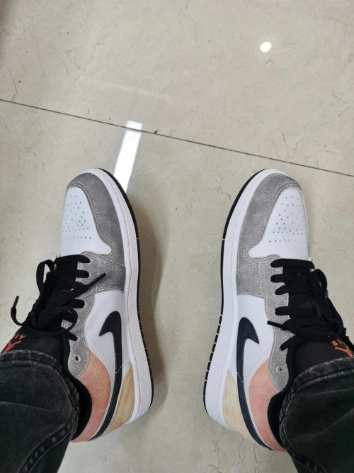 XH Travis Scott x Air Jordan 1 Low SE 'Flight Club' review 