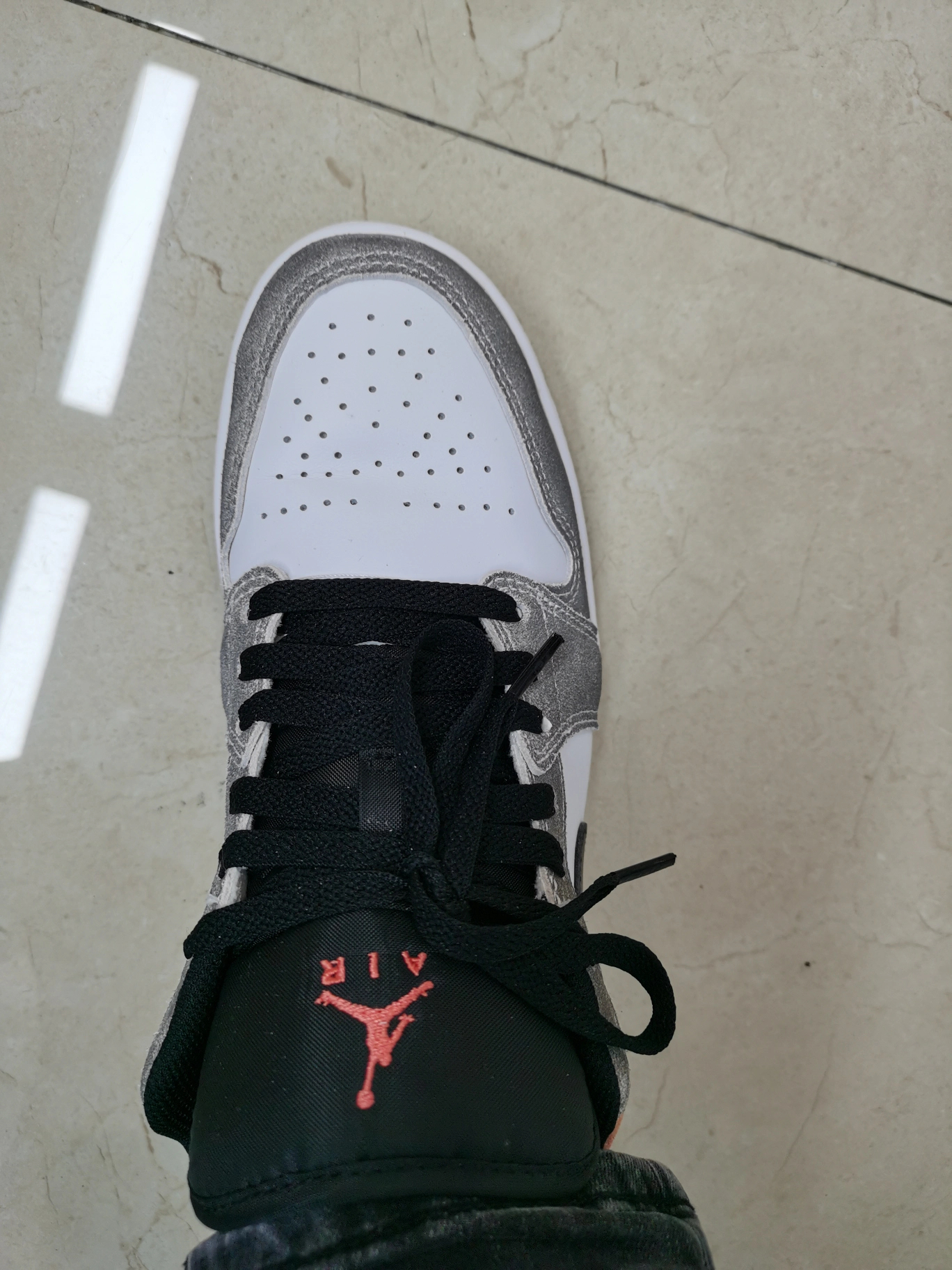 XH Travis Scott x Air Jordan 1 Low SE 'Flight Club' review Ian 03